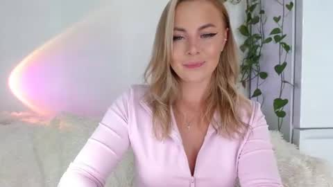 tokens_are_sexy online show from 08-05-26, 09:39