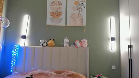 Snapshot of tokipokki chatting on 11-10-25, 12:42 Toki online show from 11-10-25, 12:42