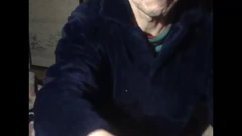 small man online show from 01-19-25, 04:57