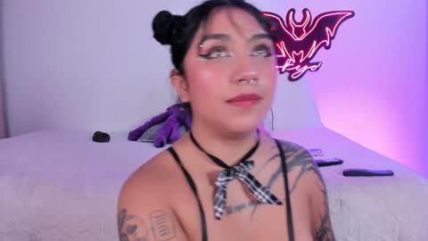   Independent model online show from 02-03-25, 02:25