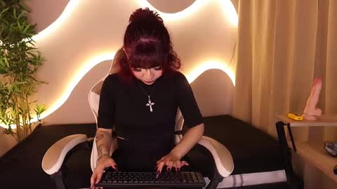 TOKYO DOLL  online show from 09-24-25, 04:16
