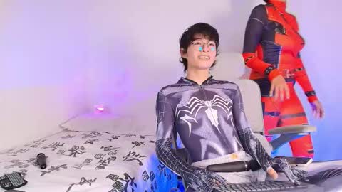 Snapshot of tokyo_uwu chatting on 09-25-25, 02:37 sofi 3 online show from 09-25-25, 02:37