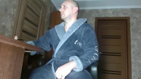 Snapshot of tolianuch chatting on 02-04-26, 08:14 Huligan online show from 02-04-26, 08:14