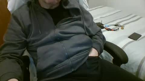 Snapshot of toloneo1 chatting on 02-15-25, 01:10 toloneo1 online show from 02-15-25, 01:10