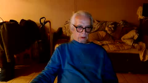 Snapshot of tom112292014 chatting on 03-25-26, 02:06 tom112292014 online show from 03-25-26, 02:06