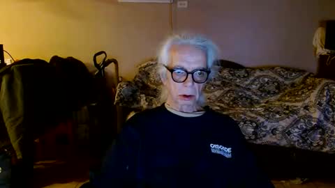 Snapshot of tom112292014 chatting on 03-29-26, 02:33 tom112292014 online show from 03-29-26, 02:33