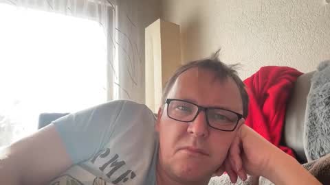 Snapshot of tom6644 chatting on 03-08-25, 12:20 Tom online show from 03-08-25, 12:20