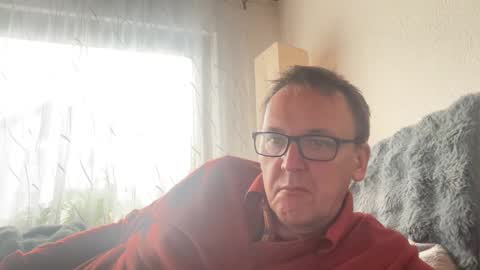 Snapshot of tom6644 chatting on 11-14-25, 01:21 Tom online show from 11-14-25, 01:21