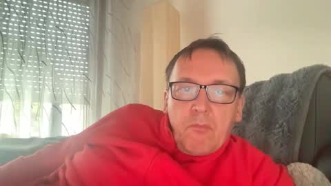 Snapshot of tom6644 chatting on 02-20-26, 03:01 Tom online show from 02-20-26, 03:01