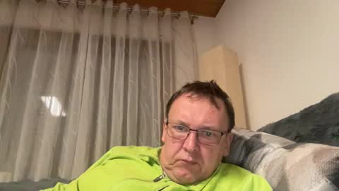 Snapshot of tom6644 chatting on 02-26-26, 05:34 Tom online show from 02-26-26, 05:34