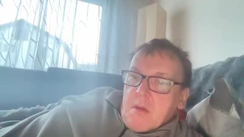 Snapshot of tom6644 chatting on 03-06-26, 04:47 Tom online show from 03-06-26, 04:47