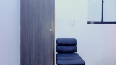 Snapshot of tom_affleck chatting on 03-21-26, 01:54 tom_affleck online show from 03-21-26, 01:54