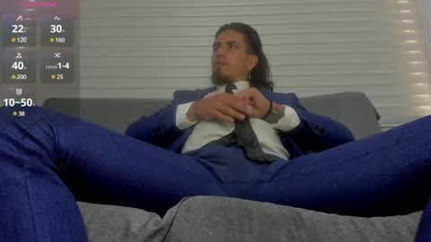 Snapshot of tom_blunt96 chatting on 12-19-24, 06:01 TOM online show from 12-19-24, 06:01