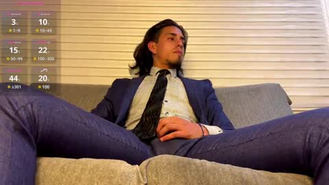 Snapshot of tom_blunt96 chatting on 12-30-24, 03:03 TOM online show from 12-30-24, 03:03