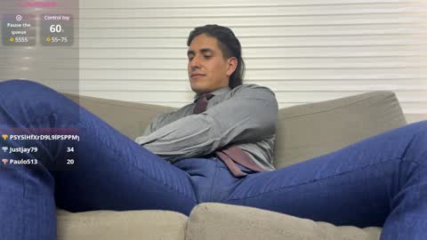 Snapshot of tom_blunt96 chatting on 01-31-25, 05:21 TOM online show from 01-31-25, 05:21