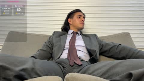 Snapshot of tom_blunt96 chatting on 02-03-25, 03:31 TOM online show from 02-03-25, 03:31