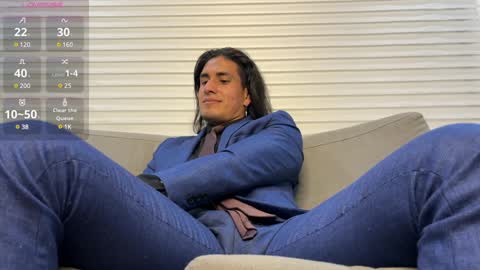 Snapshot of tom_blunt96 chatting on 02-08-25, 04:03 TOM online show from 02-08-25, 04:03