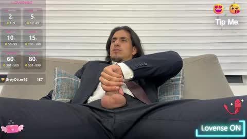 Snapshot of tom_blunt96 chatting on 02-19-25, 06:11 TOM online show from 02-19-25, 06:11