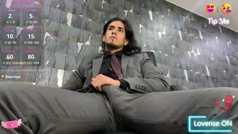 Snapshot of tom_blunt96 chatting on 03-03-25, 09:00 TOM online show from 03-03-25, 09:00