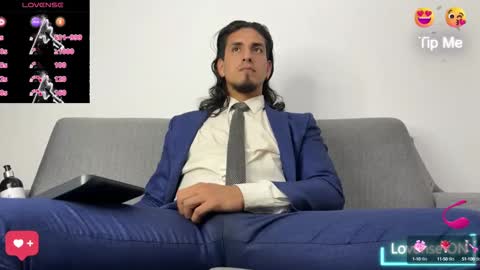 Snapshot of tom_blunt96 chatting on 09-30-25, 08:03 TOM online show from 09-30-25, 08:03