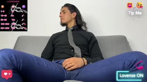 Snapshot of tom_blunt96 chatting on 10-11-25, 09:30 TOM online show from 10-11-25, 09:30