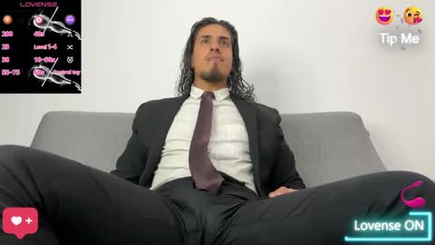 Snapshot of tom_blunt96 chatting on 10-14-25, 06:09 TOM online show from 10-14-25, 06:09