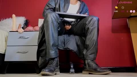 Tom online show from 11-19-25, 02:11