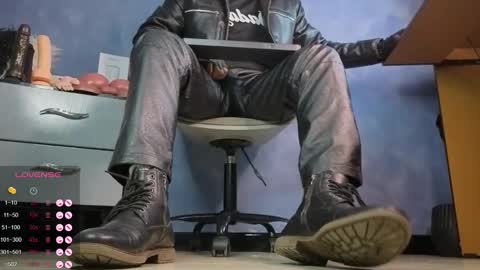 Tom online show from 02-05-26, 01:32