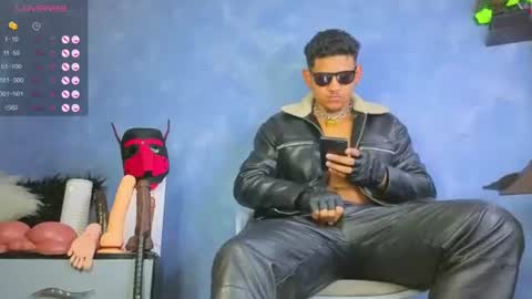 Tom online show from 07-08-26, 12:53