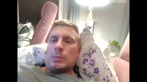 Snapshot of tom_horny84 chatting on 12-09-24, 12:12 tom_horny84 online show from 12-09-24, 12:12