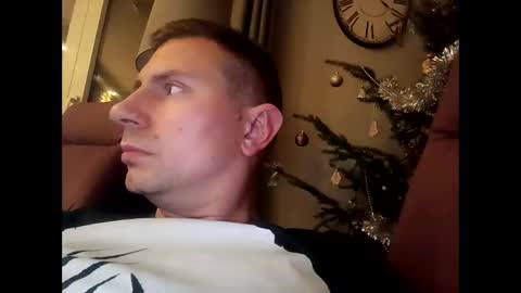 Snapshot of tom_horny84 chatting on 12-25-24, 01:20 tom_horny84 online show from 12-25-24, 01:20