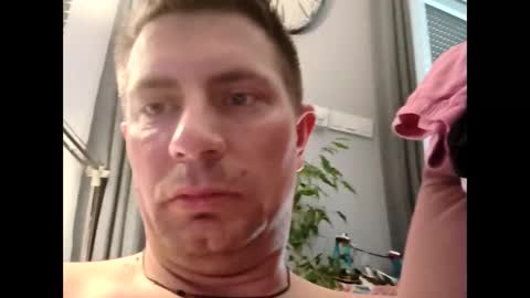 tom_horny84 online show from 05-06-26, 04:52