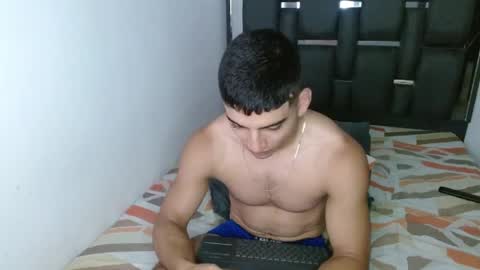 tomaz_18 online show from 04-05-26, 05:54