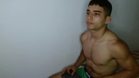 tomaz_18 online show from 04-09-26, 03:17