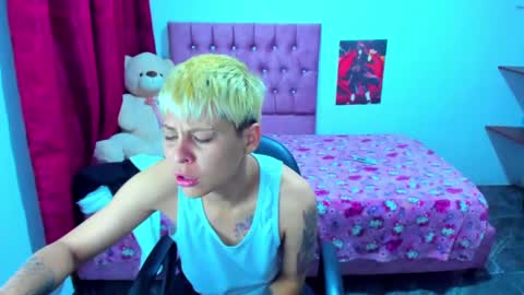 tomboygirl69 online show from 12-19-24, 04:34