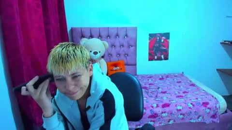 tomboygirl69 online show from 01-04-25, 05:47