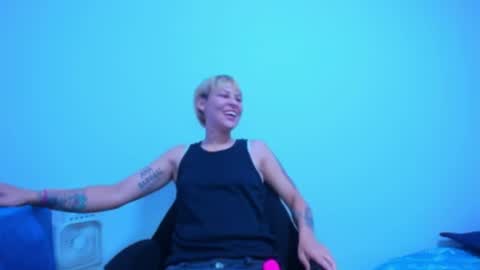 tomboygirl69 online show from 06-09-26, 10:32
