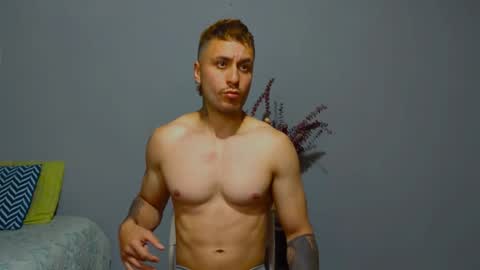 Snapshot of tomdavisxl chatting on 10-04-25, 12:41 tomDavisXl online show from 10-04-25, 12:41