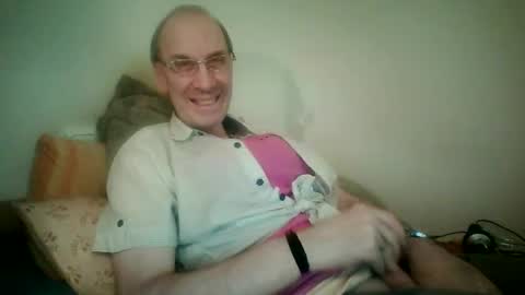 Snapshot of tomislav321 chatting on 04-18-26, 01:26 tomislav321 online show from 04-18-26, 01:26