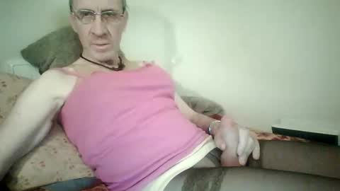Snapshot of tomislav321 chatting on 04-23-26, 08:00 tomislav321 online show from 04-23-26, 08:00