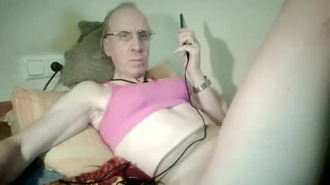 Snapshot of tomislav321 chatting on 05-24-26, 08:14 tomislav321 online show from 05-24-26, 08:14