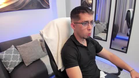 Tomas online show from 03-17-26, 03:44