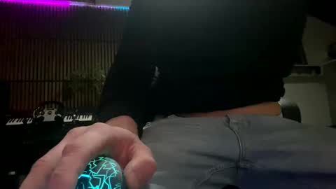 Snapshot of tommit84 chatting on 03-10-25, 04:17 tommit84 online show from 03-10-25, 04:17