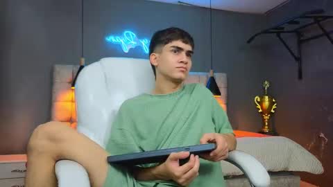 Tommy  online show from 02-19-25, 10:23