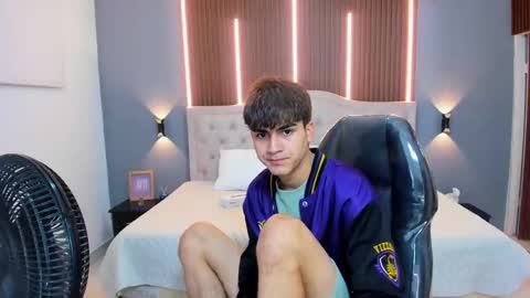 Tommy  online show from 09-14-25, 03:27