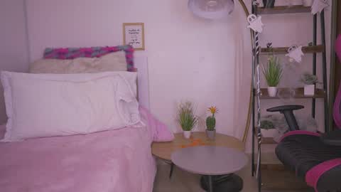 Blue  online show from 11-04-25, 12:04