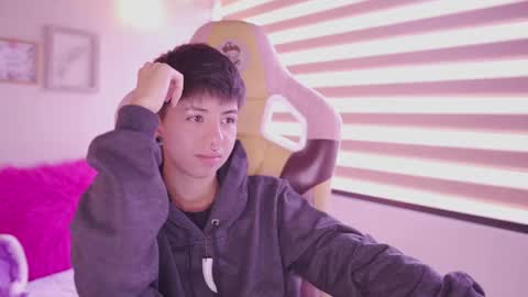 Blue  online show from 03-05-26, 02:24