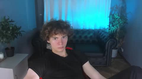 Snapshot of tommy_jamm chatting on 10-06-25, 03:53 Tommy online show from 10-06-25, 03:53