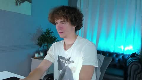 Snapshot of tommy_jamm chatting on 10-14-25, 03:13 Tommy online show from 10-14-25, 03:13