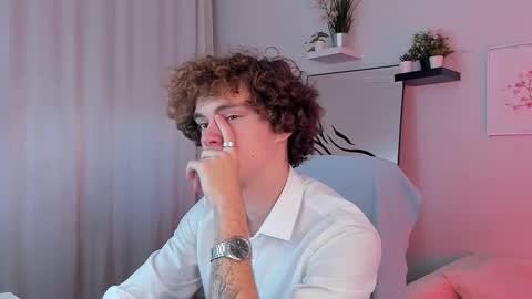 Snapshot of tommy_jamm chatting on 10-21-25, 02:18 Tommy online show from 10-21-25, 02:18